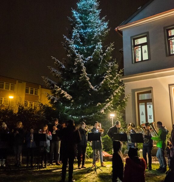 Rozsvícení vánočního stromečku v MŠ Bambi Kindergarten