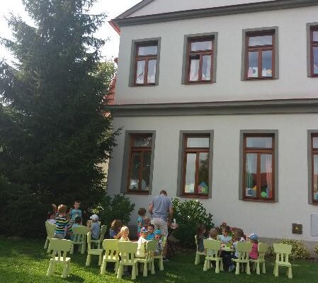 Piknik v trávě