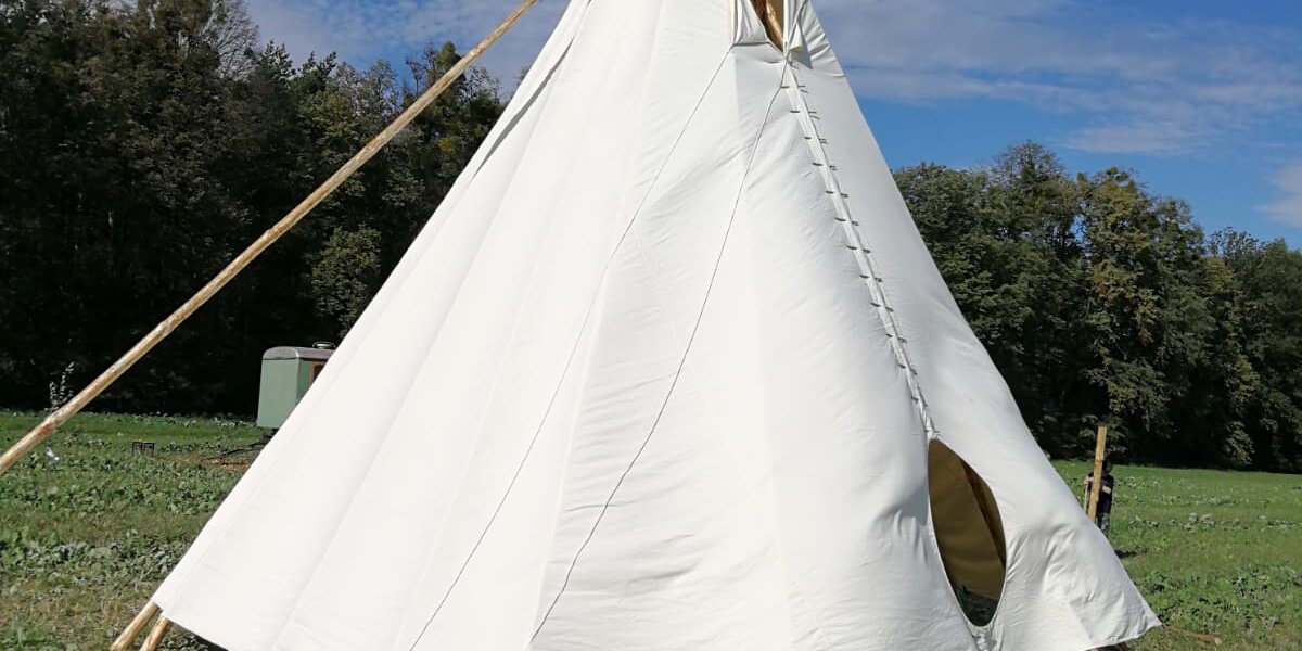 Indiánské teepee v Bambi