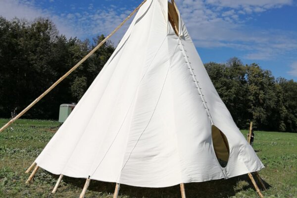 Indiánské teepee v Bambi