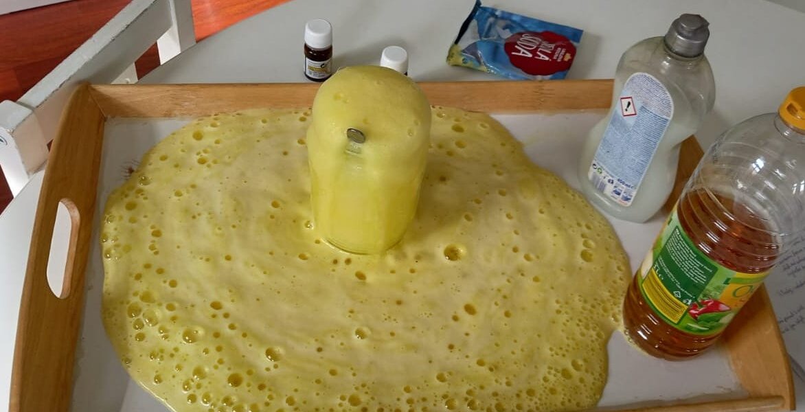 Voda všude kolem nás, pokusy doma nás baví
