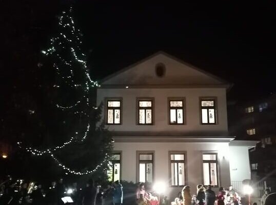 Vánoční strom u školky jsme slavnostně rozsvítili