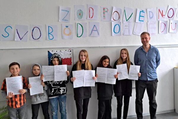 ZŠ: Žáci prvního i druhého trojročí převzali pololetní vysvědčení